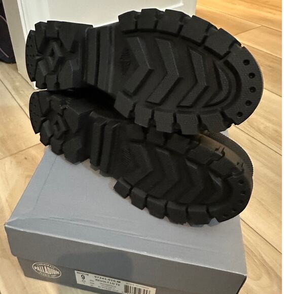 Palladium Revolt Lo TX Women’s Platform Sneakers Black Size 9 | Chunky Lug Sole - Picture 7 of 7